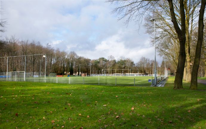 Werkenrode Jeugd heeft een eigen voetbalveld op het terrein